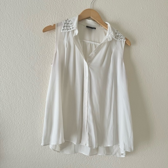 Aqua stud collar button up sleeveless top - Picture 1 of 3